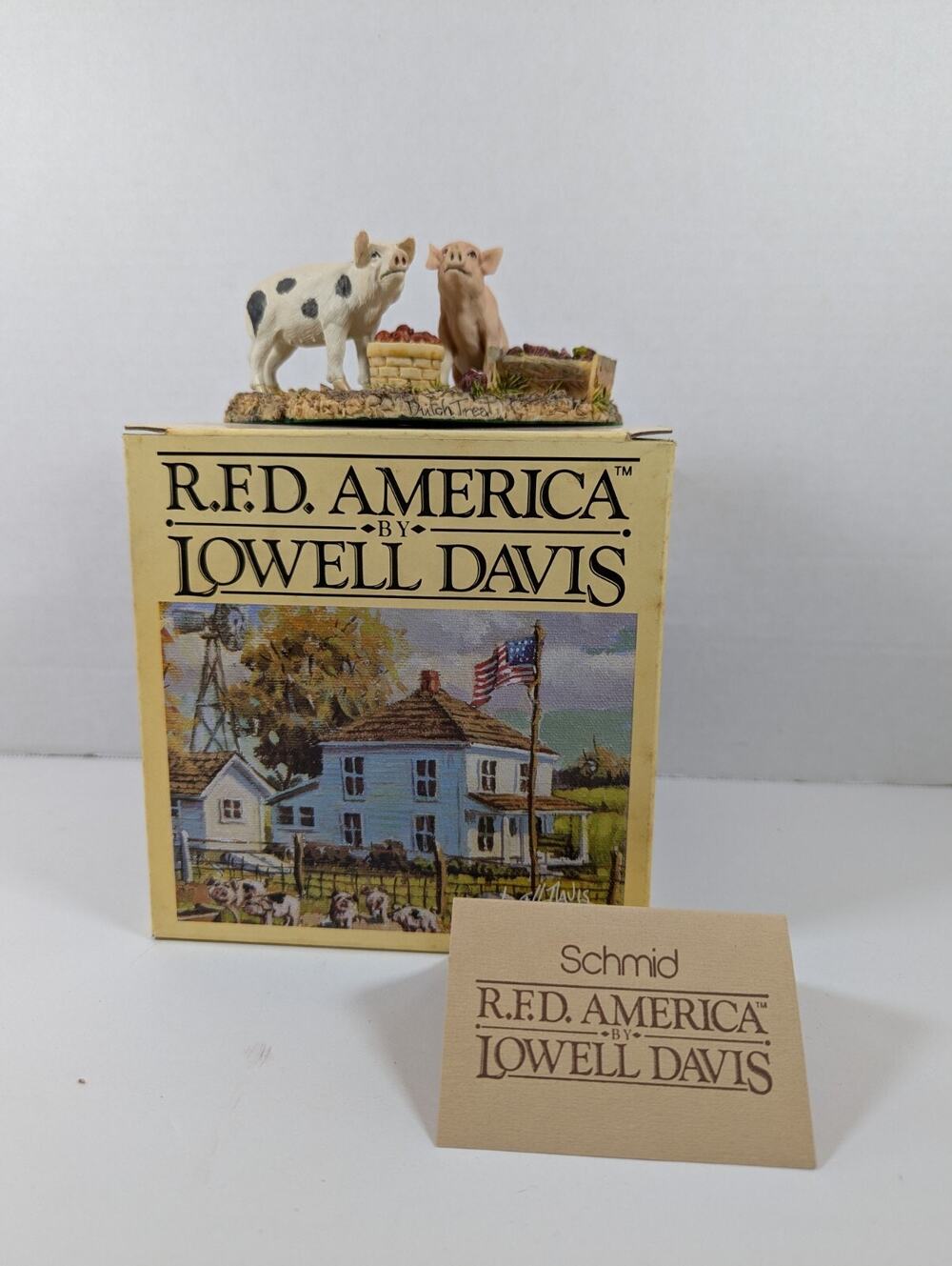 Dutch Treat eating apples and turnips Lowell Davis Schmid Figurine IOB VTG
